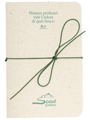Taccuino scout con laccetto verde “Nessun profumo vale l’odore di quel fuoco”